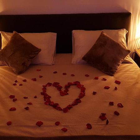 Love Room Jaccuzi Puisserguier Exteriér fotografie