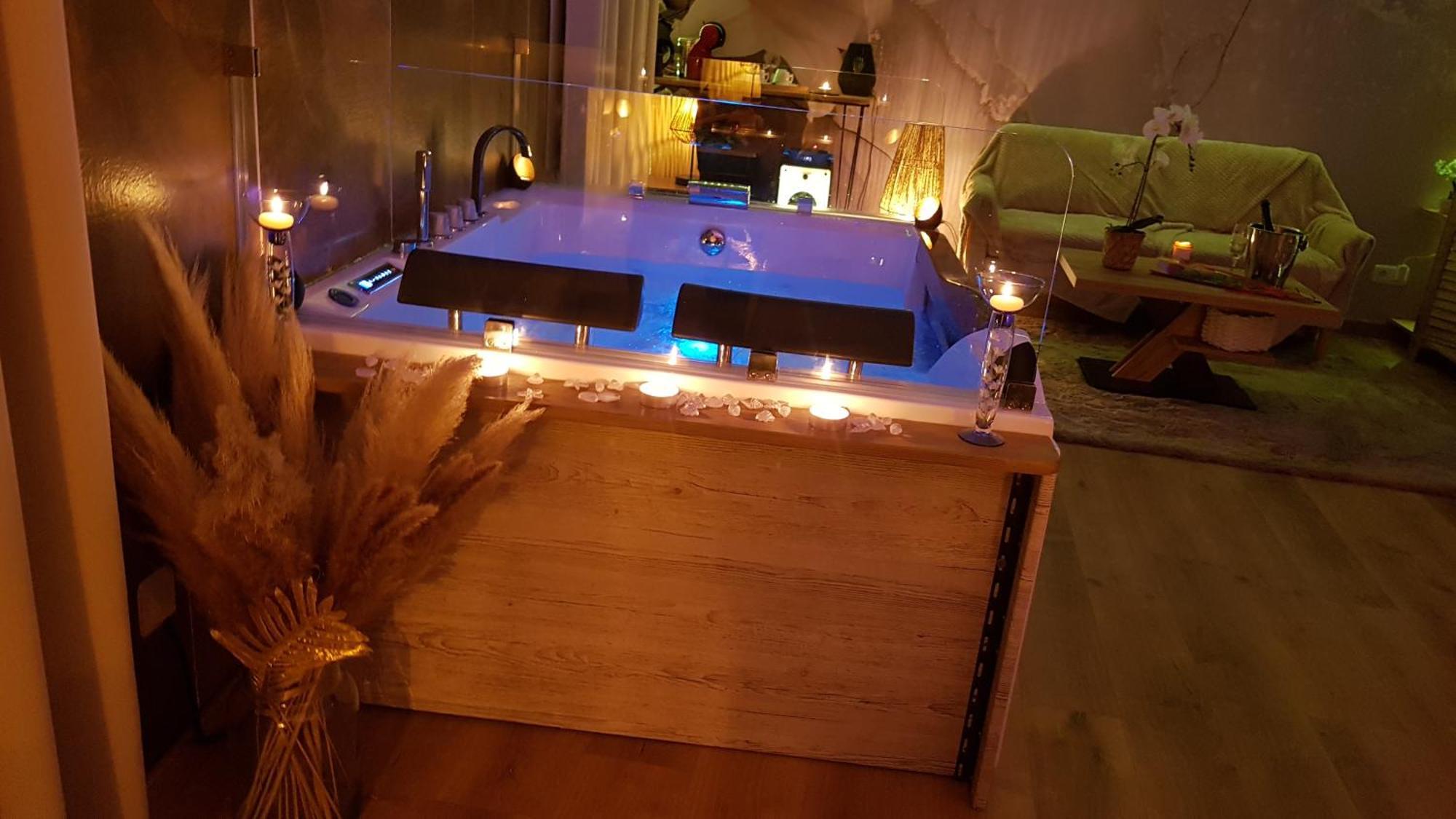 Love Room Jaccuzi Puisserguier Exteriér fotografie